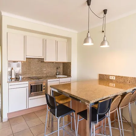 Beautiful With Communal Pool *