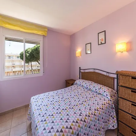 Beautiful With Communal Pool Apartment